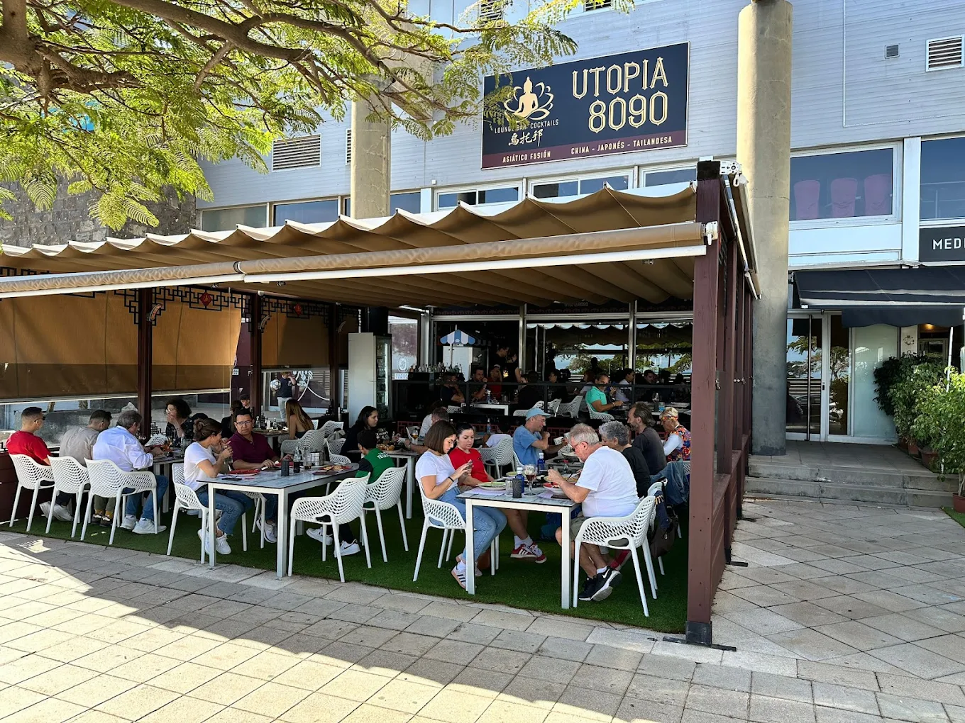Terraza Utopia8090